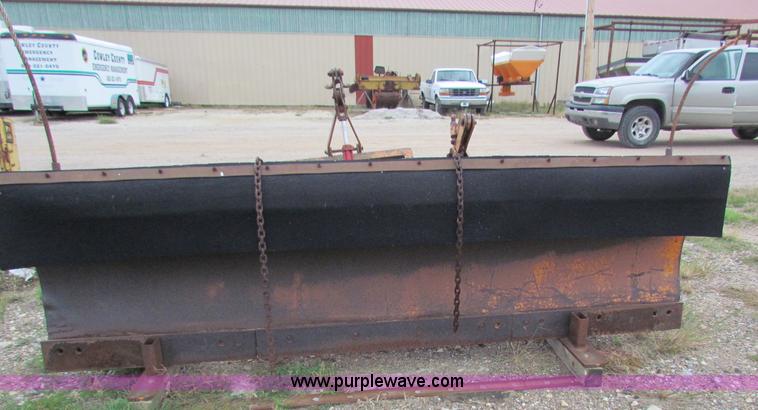 image for item V9354 2000 Coates 10' snow plow