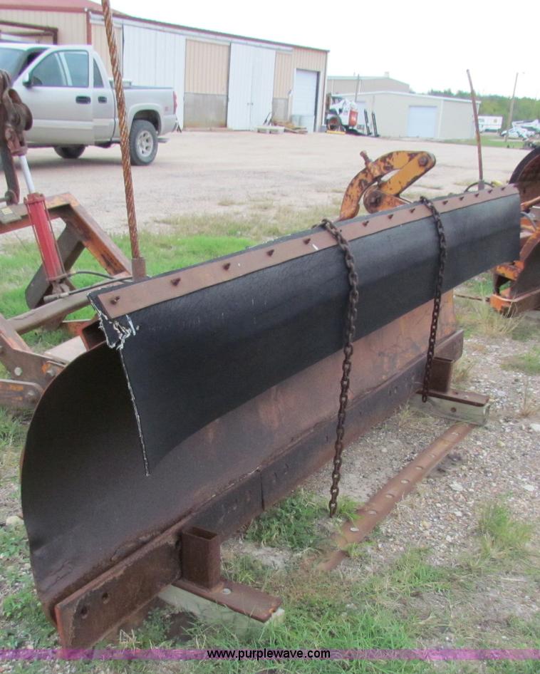 image for item V9354 2000 Coates 10' snow plow