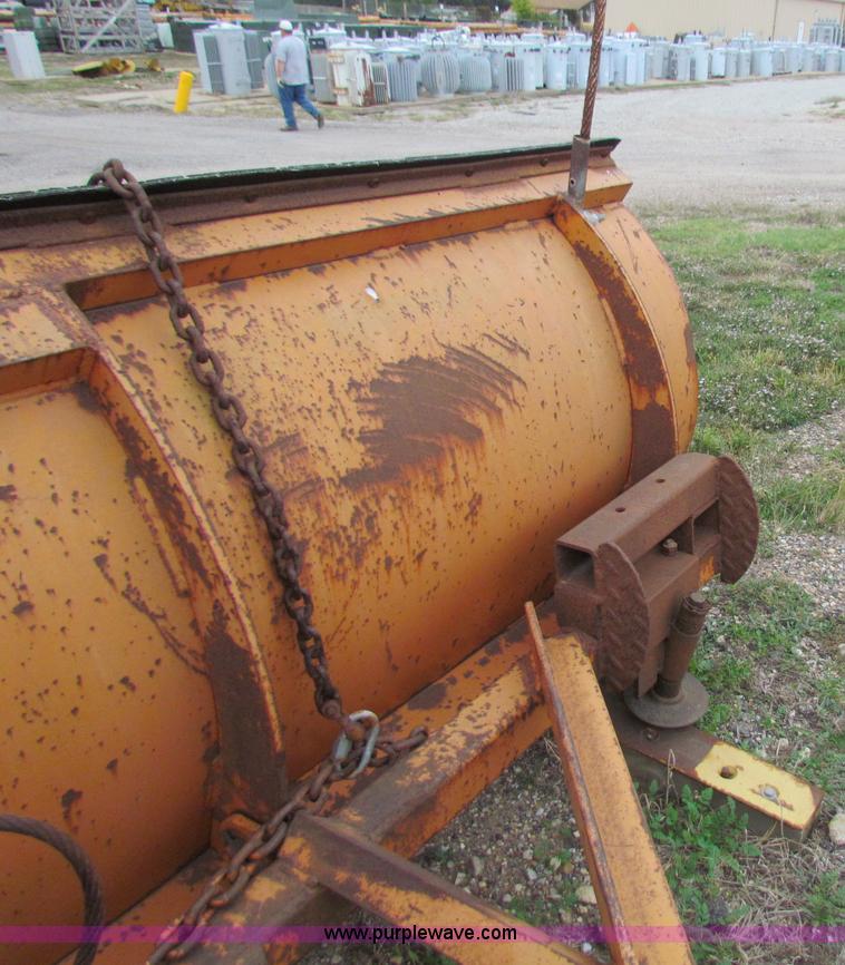 image for item V9354 2000 Coates 10' snow plow