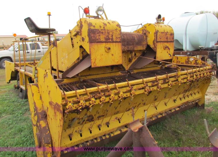 image for item V9356 1994 Etnye 12" chip spreader