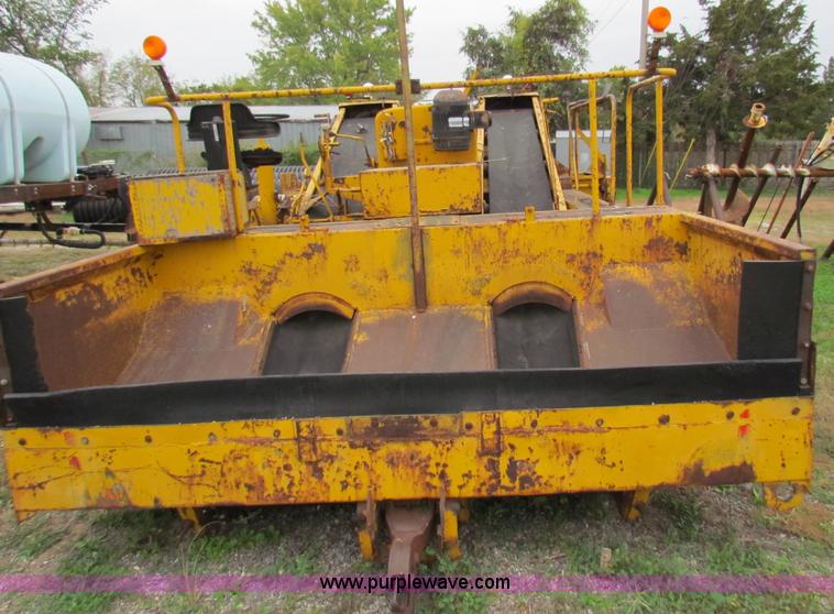 image for item V9356 1994 Etnye 12" chip spreader