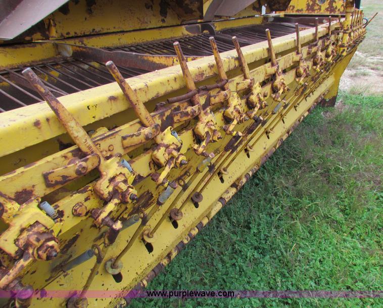 image for item V9356 1994 Etnye 12" chip spreader