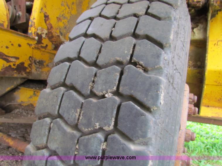 image for item V9356 1994 Etnye 12" chip spreader