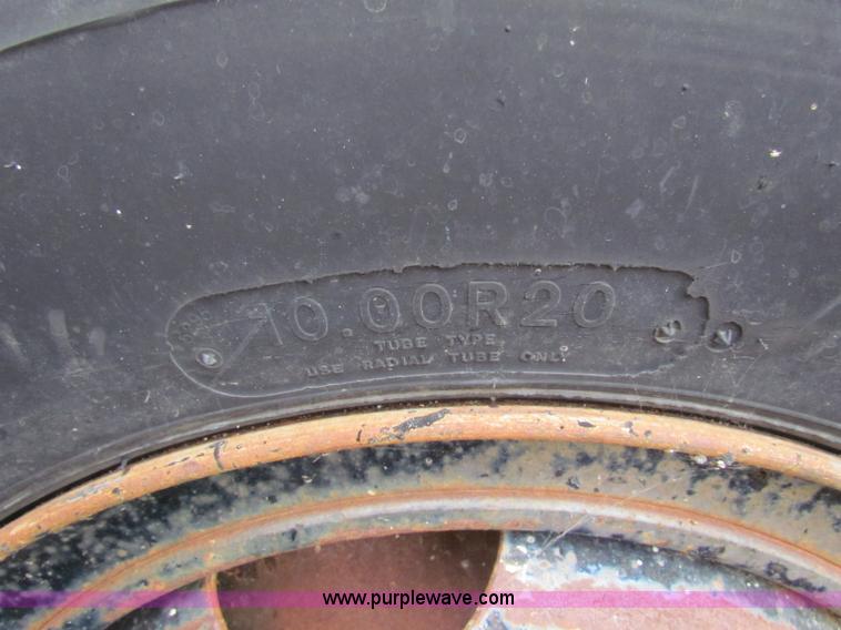 image for item V9356 1994 Etnye 12" chip spreader