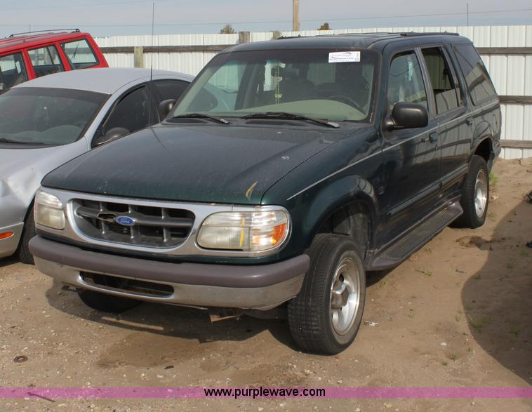 image for item E4261 1997 Ford Explorer SUV