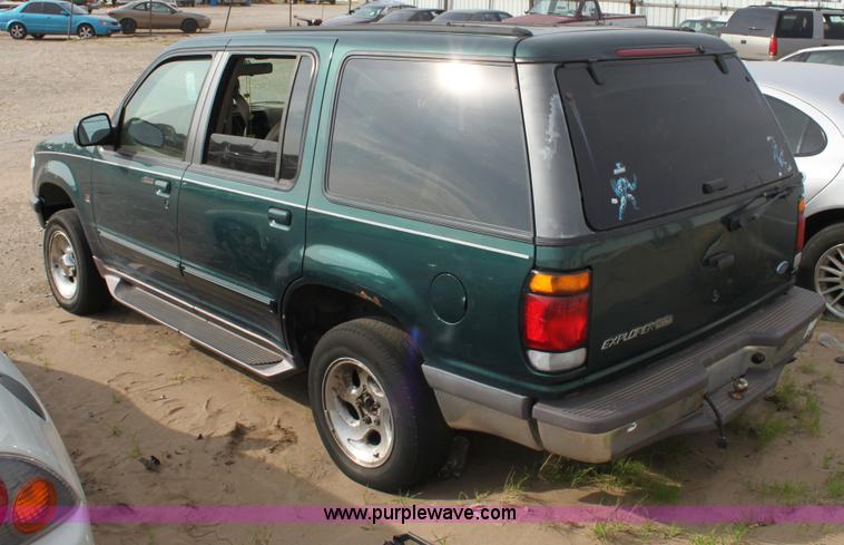 image for item E4261 1997 Ford Explorer SUV