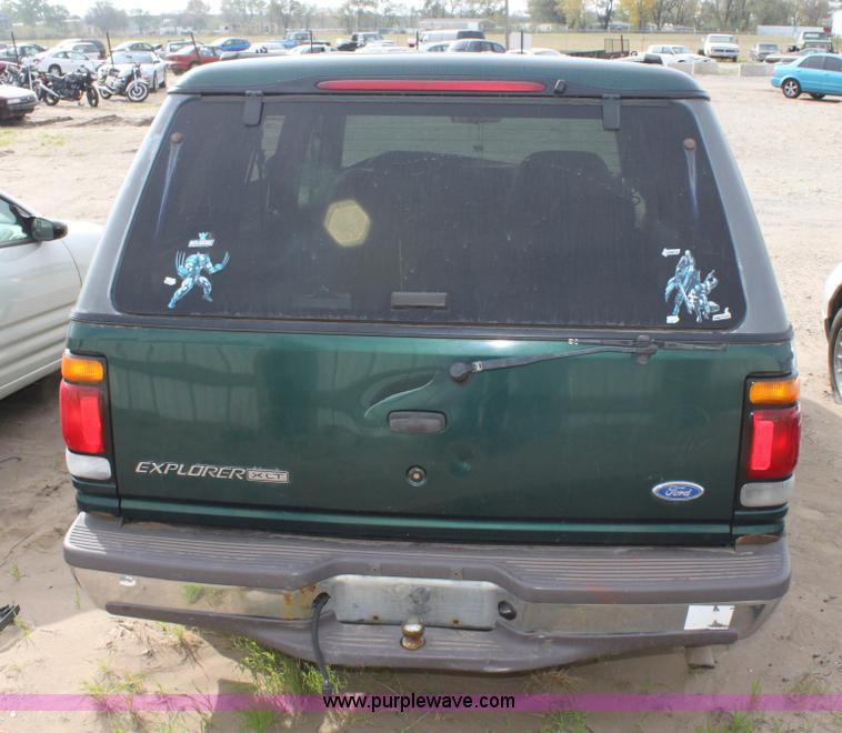 image for item E4261 1997 Ford Explorer SUV