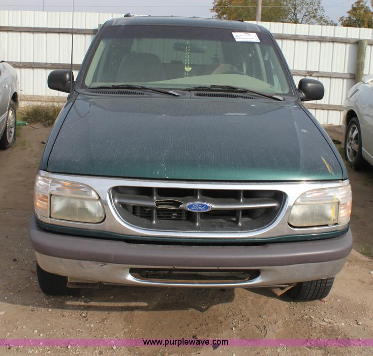 image for item E4261 1997 Ford Explorer SUV