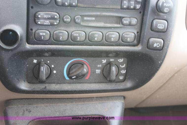 image for item E4261 1997 Ford Explorer SUV