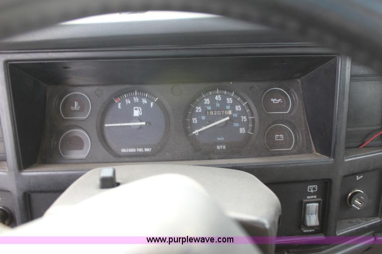 image for item E4263 1995 Jeep Chrokee Limited SUV