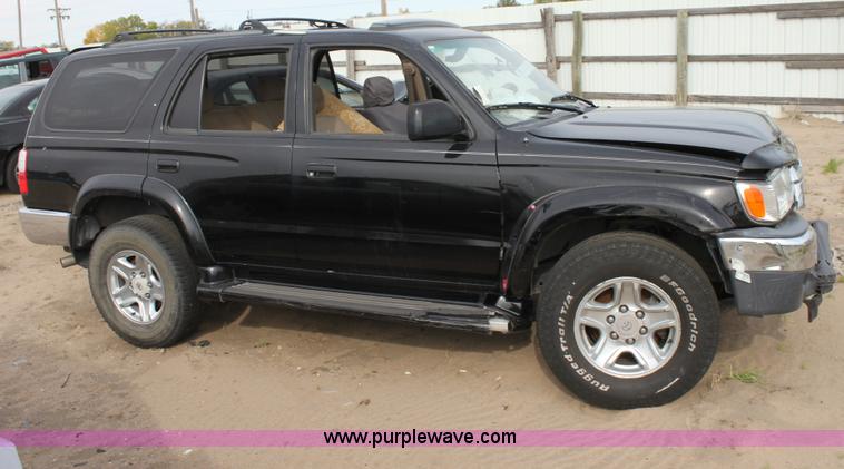 image for item E4265 2001 Toyota 4 Runner SR5 SUV