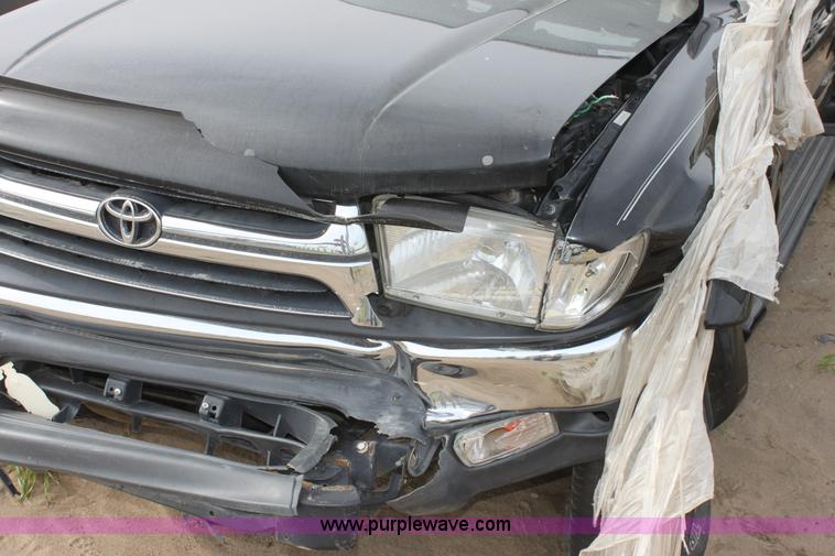 image for item E4265 2001 Toyota 4 Runner SR5 SUV