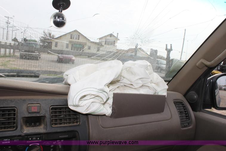 image for item E4265 2001 Toyota 4 Runner SR5 SUV