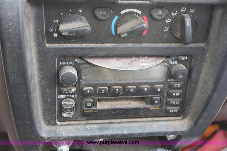 image for item E4265 2001 Toyota 4 Runner SR5 SUV