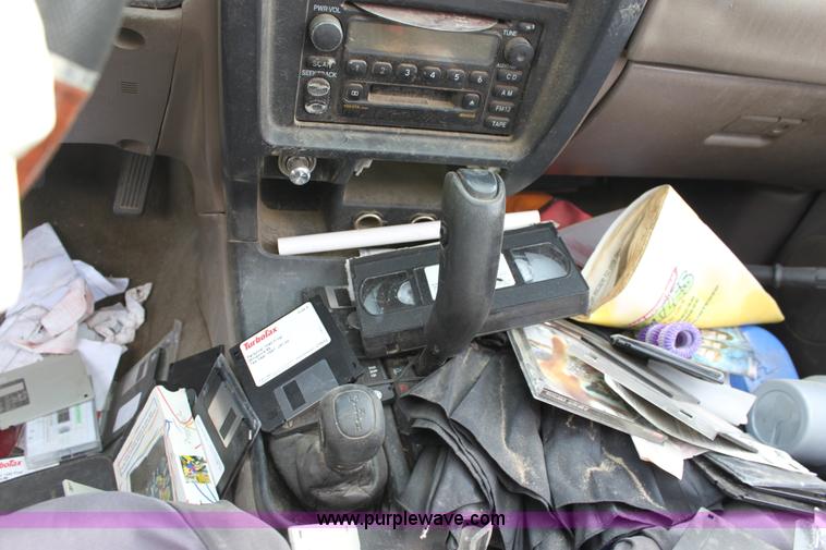 image for item E4265 2001 Toyota 4 Runner SR5 SUV