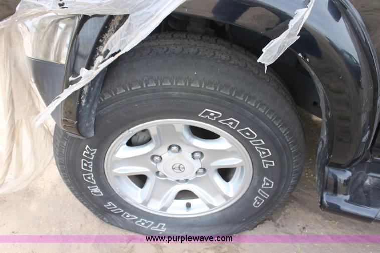 image for item E4265 2001 Toyota 4 Runner SR5 SUV