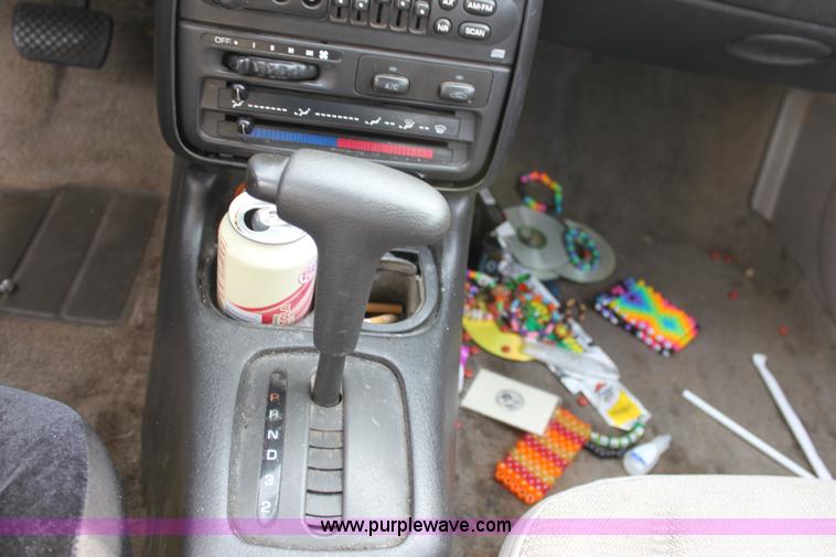 image for item E4269 1999 Saturn SC1