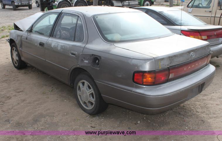 image for item E4270 1993 Toyota Camry LE
