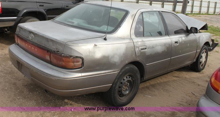 image for item E4270 1993 Toyota Camry LE