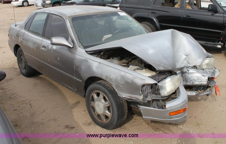 image for item E4270 1993 Toyota Camry LE