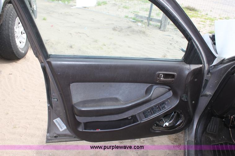 image for item E4270 1993 Toyota Camry LE