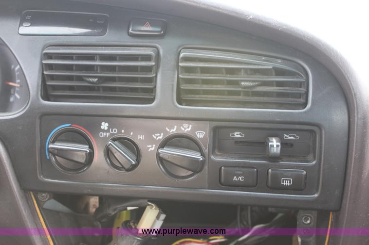 image for item E4270 1993 Toyota Camry LE