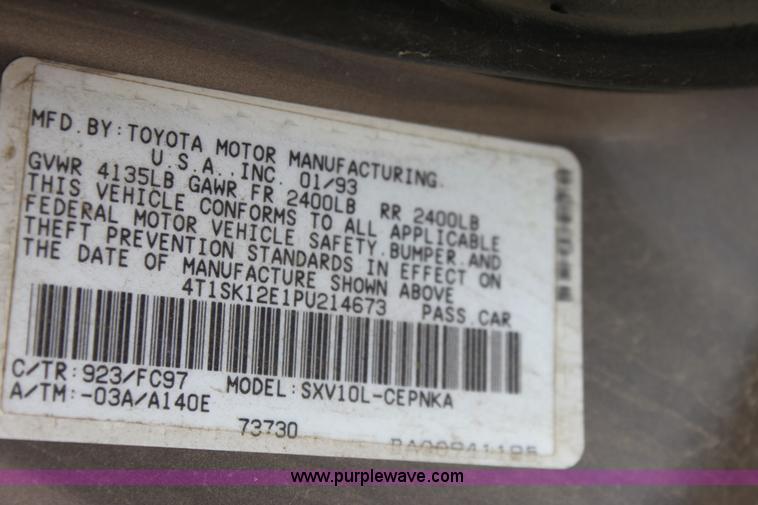 image for item E4270 1993 Toyota Camry LE
