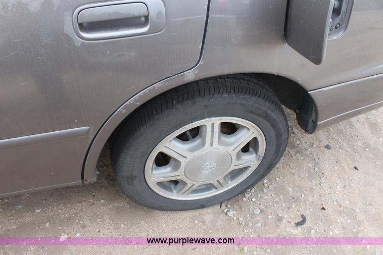 image for item E4270 1993 Toyota Camry LE