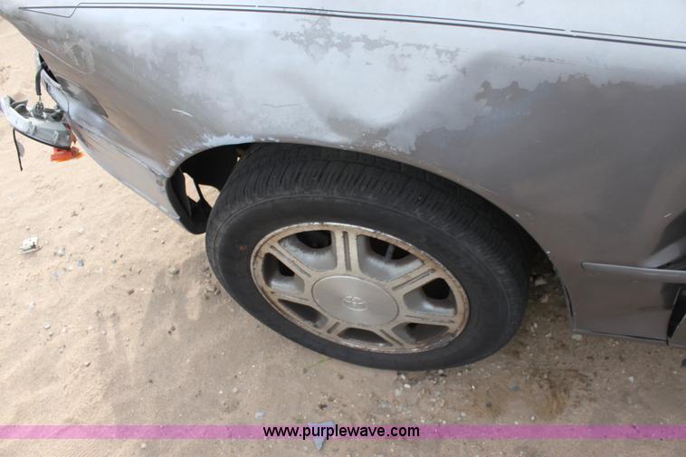 image for item E4270 1993 Toyota Camry LE