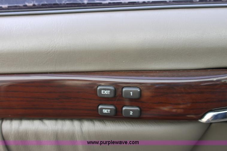 image for item E4272 2000 Cadillac DeVille DHS