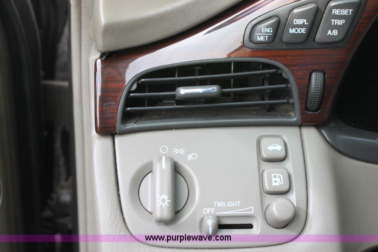 image for item E4272 2000 Cadillac DeVille DHS