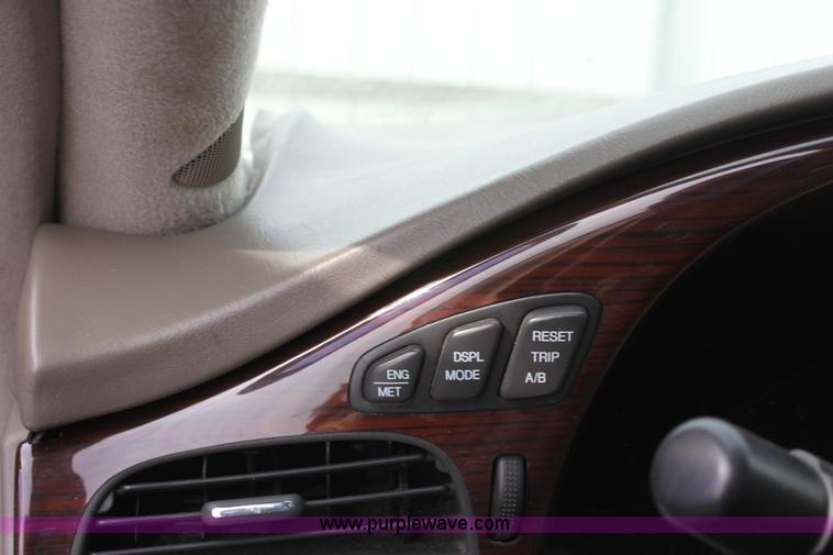 image for item E4272 2000 Cadillac DeVille DHS