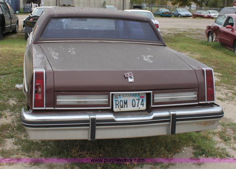 image for item E4273 1982 Oldsmobile Regency