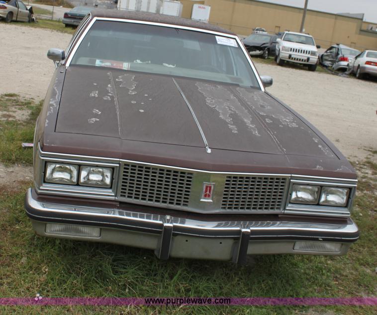 image for item E4273 1982 Oldsmobile Regency