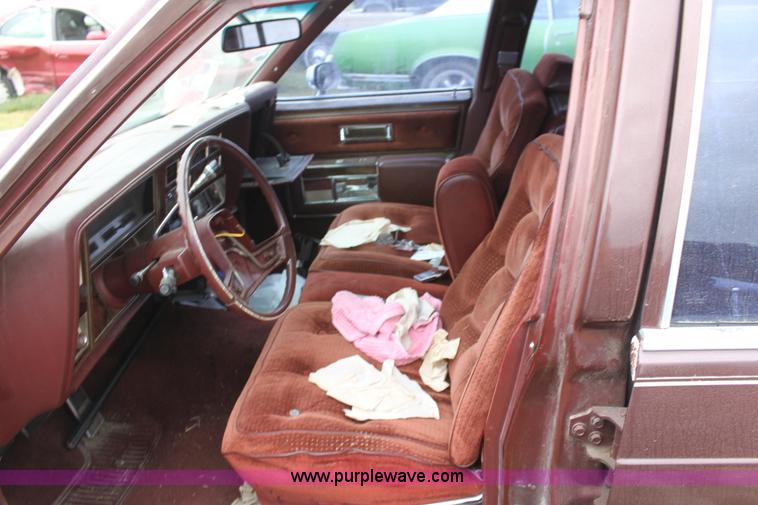 image for item E4273 1982 Oldsmobile Regency