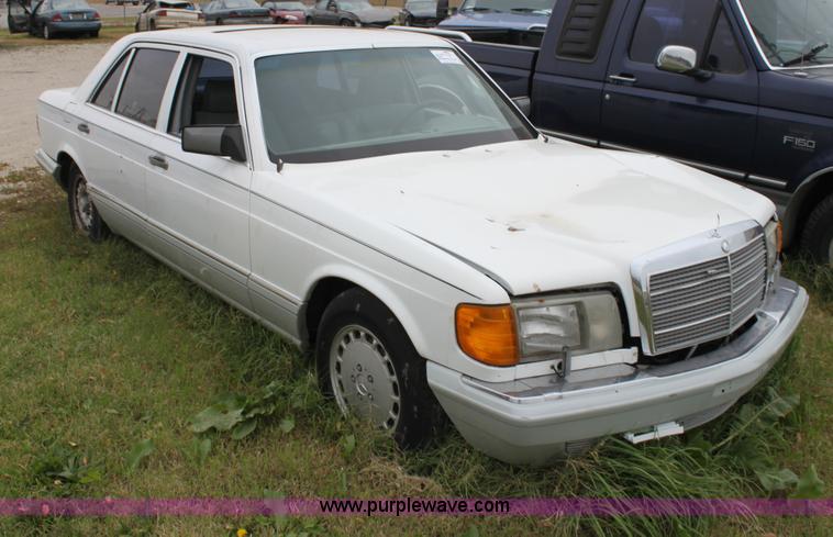 image for item E4277 1990 Mercedes Benz 300SEL