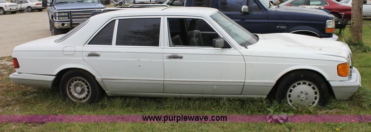 image for item E4277 1990 Mercedes Benz 300SEL