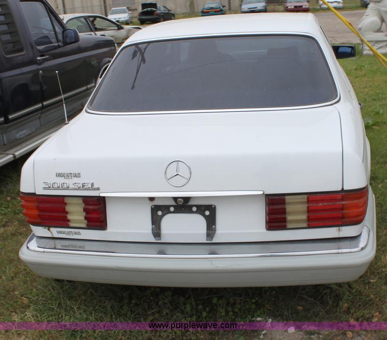 image for item E4277 1990 Mercedes Benz 300SEL