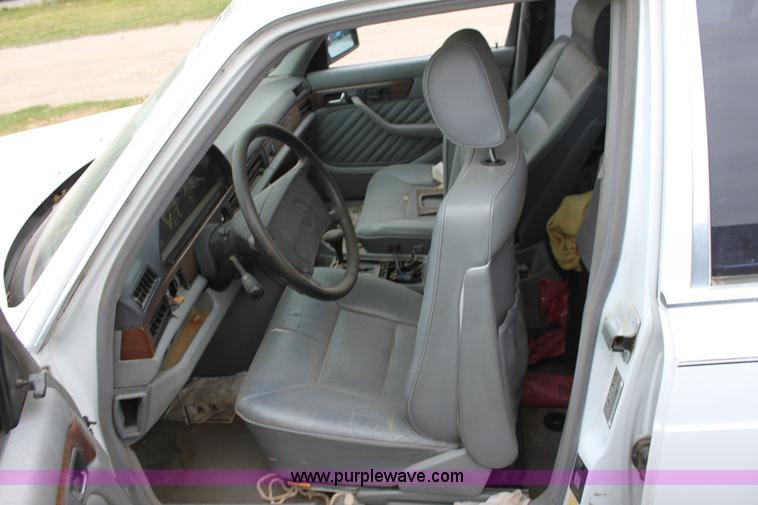 image for item E4277 1990 Mercedes Benz 300SEL