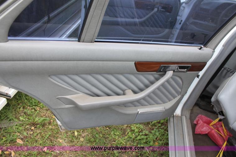 image for item E4277 1990 Mercedes Benz 300SEL