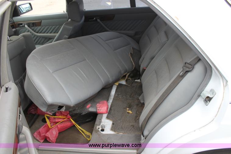 image for item E4277 1990 Mercedes Benz 300SEL