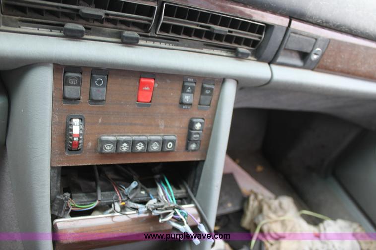 image for item E4277 1990 Mercedes Benz 300SEL