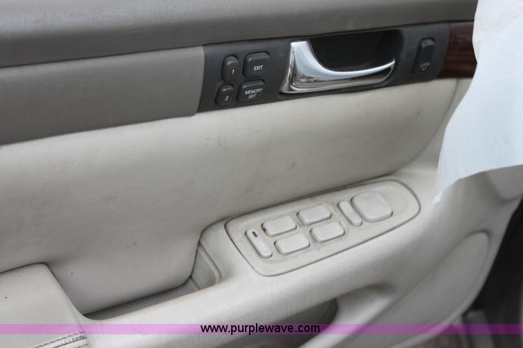 image for item E4278 2002 Cadillac SLS