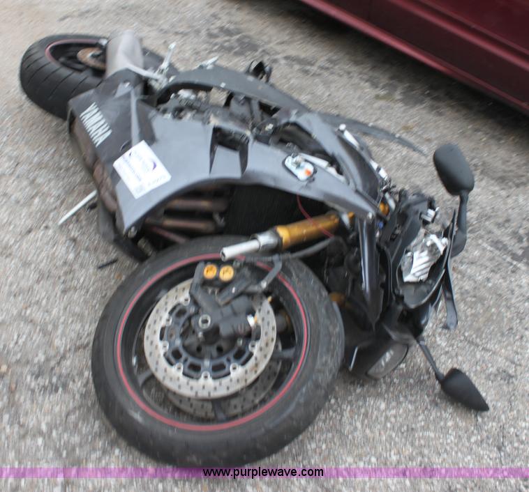 image for item E4279 2007 Yamaha YZF-R6 motorcycle