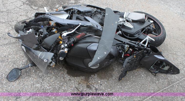 image for item E4279 2007 Yamaha YZF-R6 motorcycle