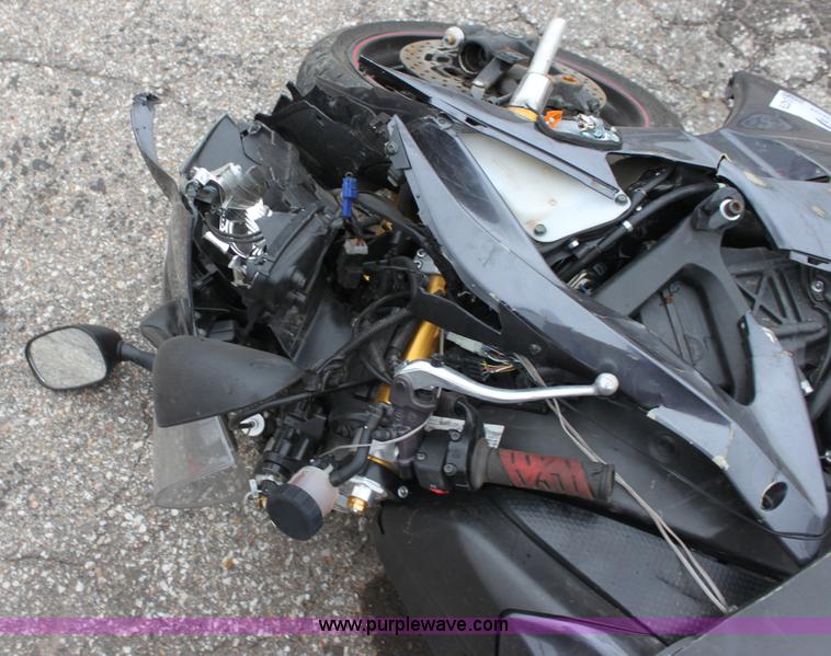 image for item E4279 2007 Yamaha YZF-R6 motorcycle