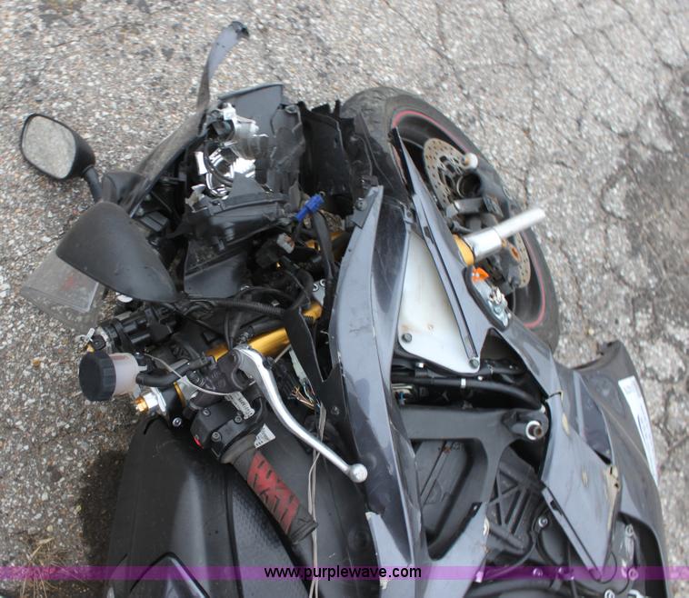 image for item E4279 2007 Yamaha YZF-R6 motorcycle