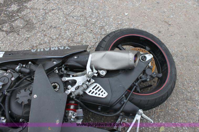 image for item E4279 2007 Yamaha YZF-R6 motorcycle