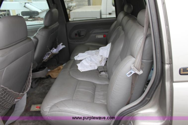 image for item E4280 1999 Chevrolet Tahoe SUV
