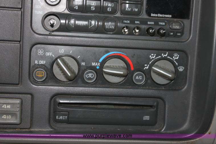 image for item E4280 1999 Chevrolet Tahoe SUV